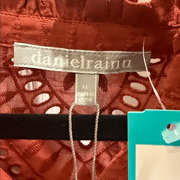 Daniel Rainn Red Eyelet Blouse - Picture 4 of 5